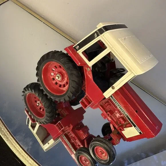 ERTL International 1586 Tractor With Cab 1/16 Scale Diecast Vintage Collector - Picture 3 of 10